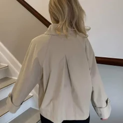 BYICA Avaic Short Trenchcoat Beige