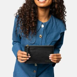 Redesigned by Dixie Faria Svart