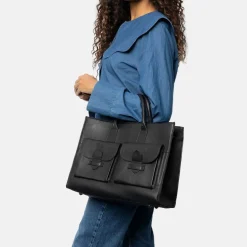 Redesigned by Dixie Feline Svart