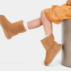 UGG Classic II Chestnut JR