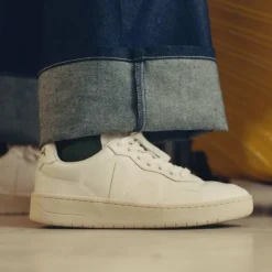 Veja V-90 Leather Extra White W